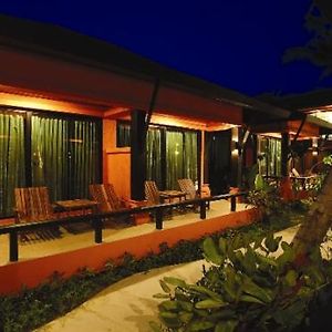 Bungalow Garden View